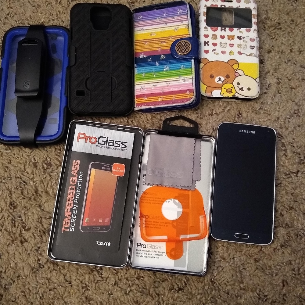 Samsung Galaxy S5 and cases - Picture 2 of 4